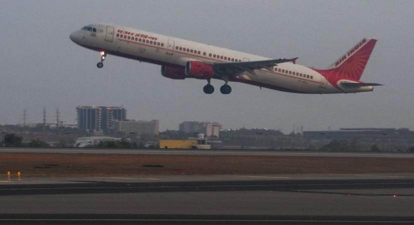 Rendszerszintű problémák: újabb Air India-repülőgép fordult vissza műszaki hiba miatt
