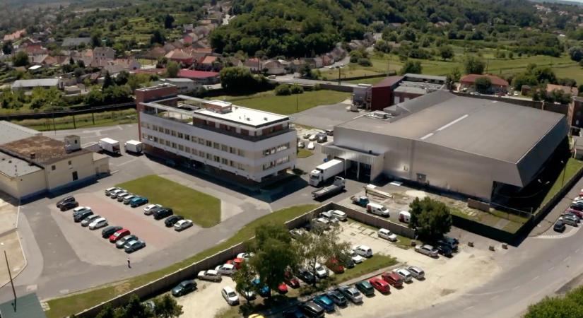Tűz ütött ki a KOMETA kaposvári raktárában hajnalban – kész csoda, hogy nem ismétlődött meg a 2003-as katasztrófa