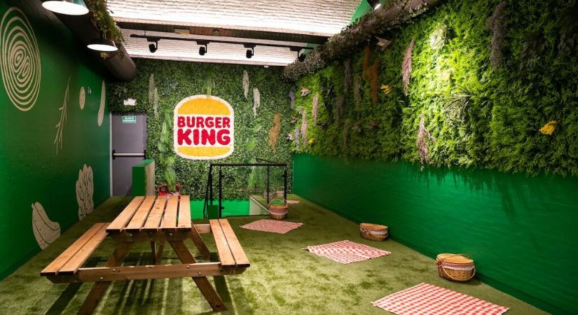 Burger Kinget adnak át és megújul a közterület a Csepel Pláza mellett