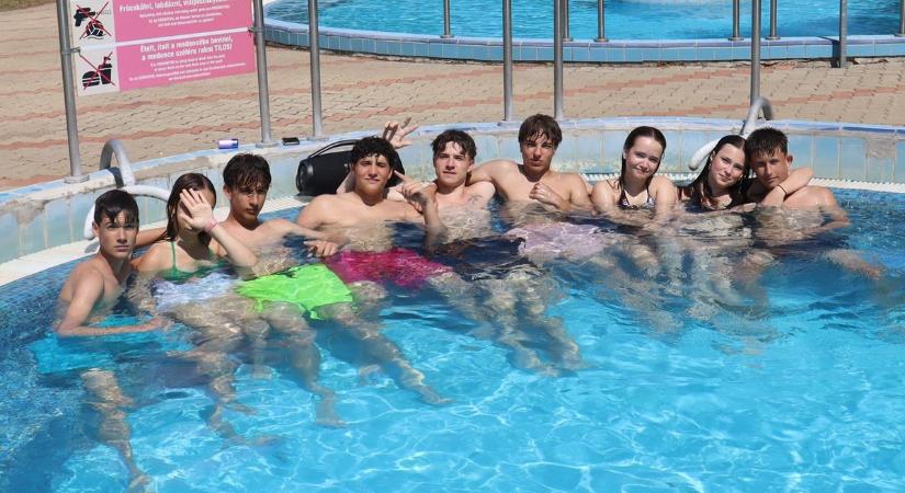 Csobbanásra csábított a hétvége - megnyílt az AquaCity (galéria, videó)