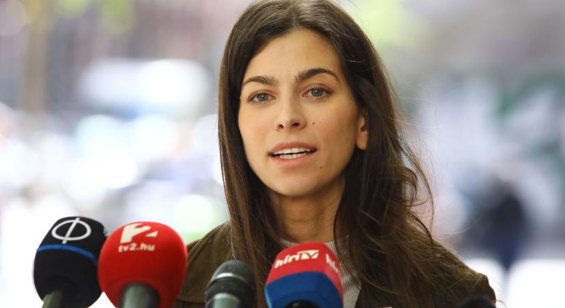 Szentkirályi Alexandra: Péter, jól fizet a Weber? Úgy látom, nagyon