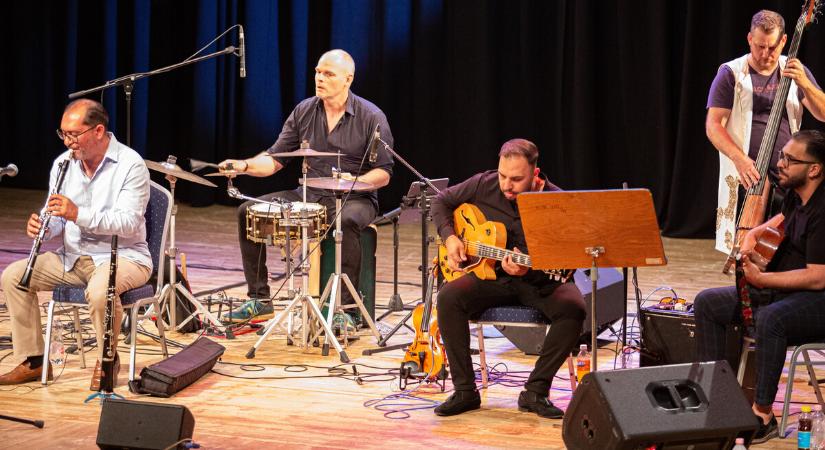 A swing, a jazz, a latin és a folk találkozott a klasszikus zenével a HSMK-ban