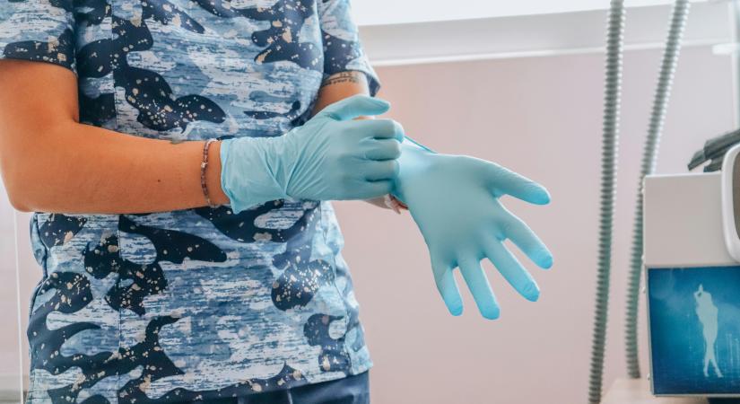 Kiakadtak az ápolók az államtitkár bejelentésén, 20 százalékos fizetésemelést kérnek