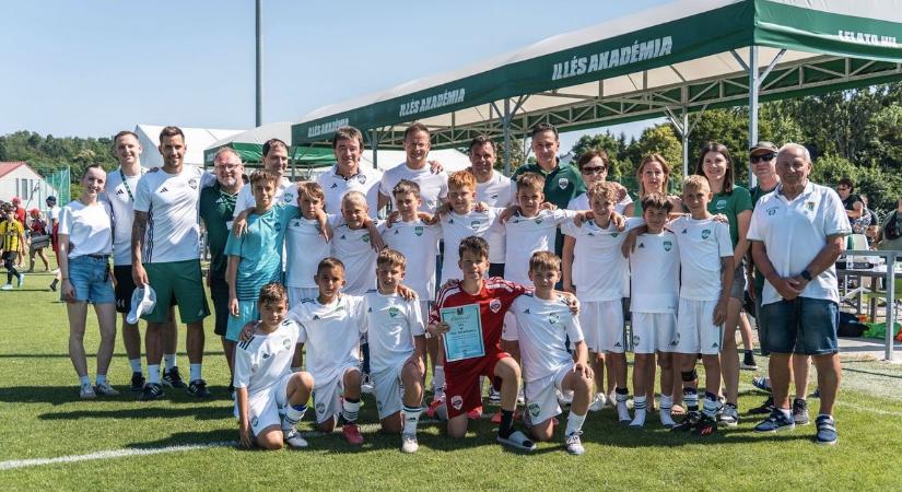 Szijjártó Péter a fiáért szorított a szombathelyi futballtornán - Fotó