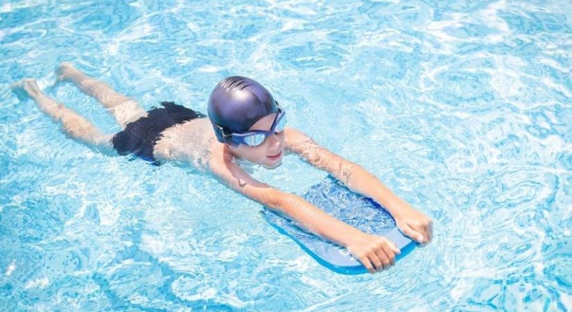 Péntekig zárva lesz a párkányi fürdő, ahol agyevő baktériummal fertőződhetett meg egy 11 éves kisfiú