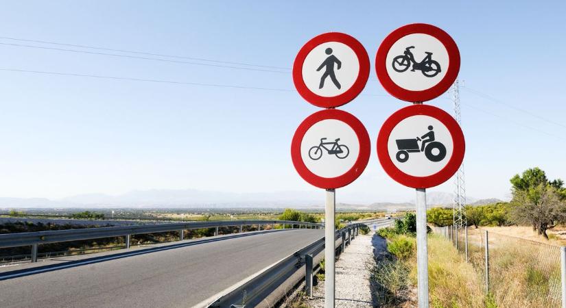 KRESZ-tábla kvíz: 10-ből csak 1 ember tudja hibátlanul kitölteni – te köztük vagy?