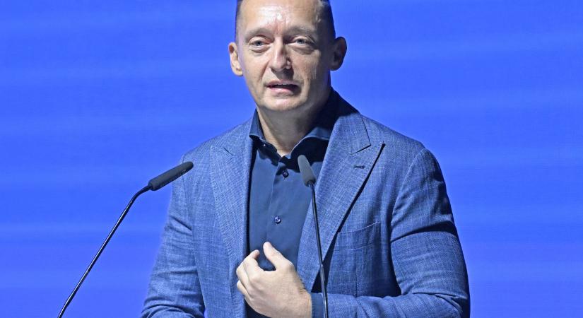 Rogánék egészen röhejes hazudozással nem adtak ki közérdekű adatokat a kormánypropagandáról