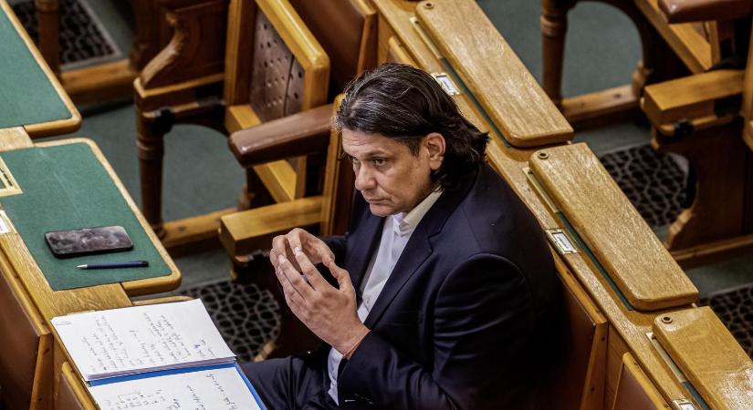Deutsch Tamás szerint nagyon kedves, szerény, baráti elbánás Zelenszkijjel szemben, hogy plakátra tették őt