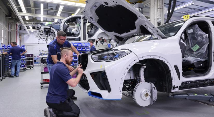 Benzinmotor is lesz az X5 elektromos változatában