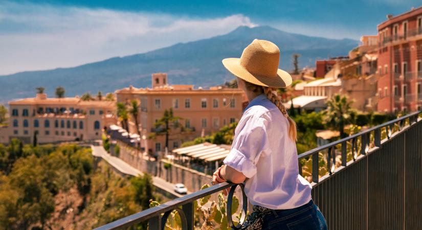 Szelfizónák, túracipő-ellenőrzés és rollertilalom - Egészen fura új szabályok várják Európa-szerte a turistákat