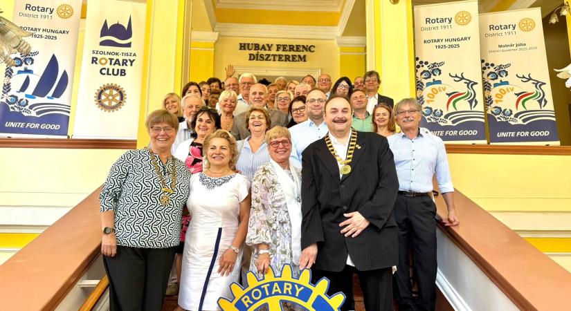 Tizenöt éve a közösség szolgálatában – jubileumot ünnepelt a Rotary Club Szolnok-Tisza
