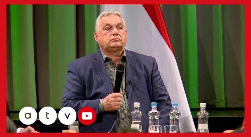 Szaván fogta Orbán Viktort Ruszin-Szendi Romulusz