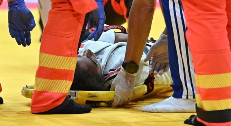 Elájult a fojtástól egy versenyző a budapesti dzsúdóvébén – videó