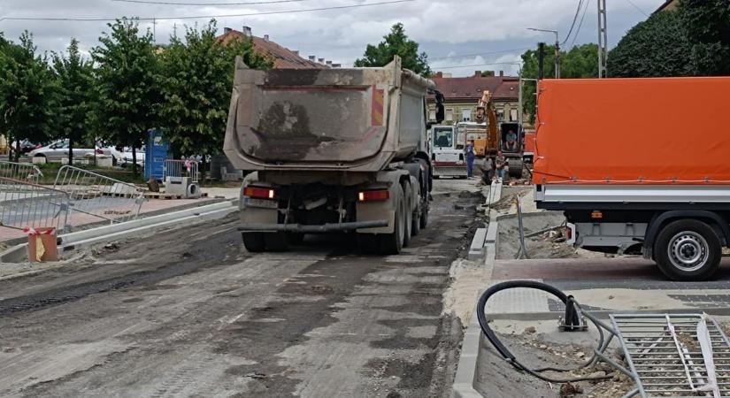 Lezárják a csornai belvárosi utcát