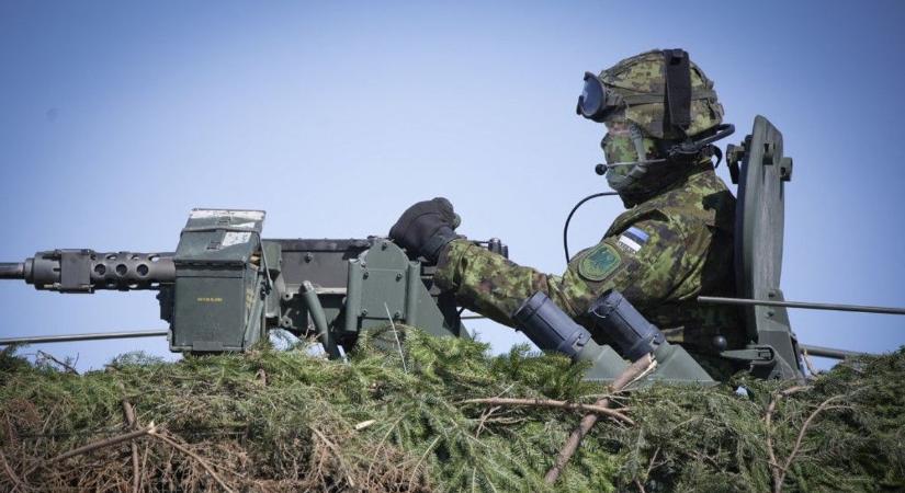 Leleplezte a szakértő az oroszokat: döbbenetesen sok korszerű fegyvert gyártanak, ám ezeket egyre kevésbé vetik be az ukrajnai háborúban, inkább bespájzolják őket