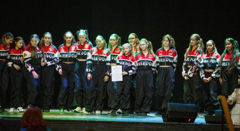 Értékteremtő amatőr művészek mutatkoztak be a Tehetség Paletta Program keretében Hevesen – fotókkal