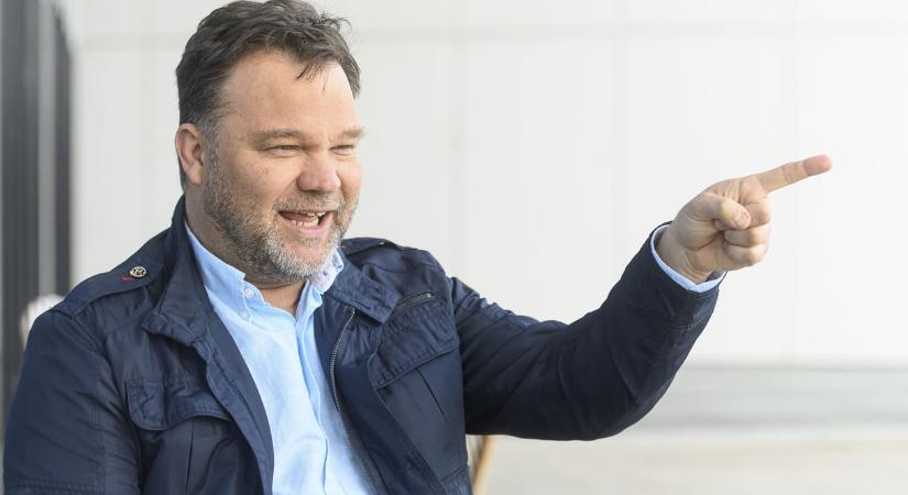 A köztévé visszavonja Aranyosi Péter Karinthy-gyűrűjét, gyűlöletkeltésre hivatkoznak