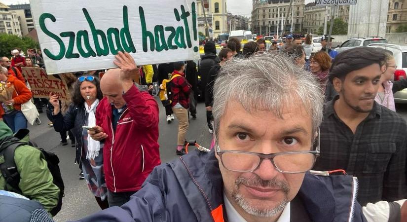 Mikor lesz már végre SZERETET bennetek – ti „krokodilagyú”, „segghülye”, „fogatlan”, „dagadék”, „patkány” Fidesz-szavazók? Ó, mikor?