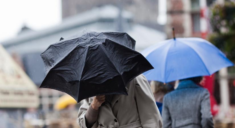 Leszakad az ég: 6 vármegyére frissítették a riasztást - Íme a részletek