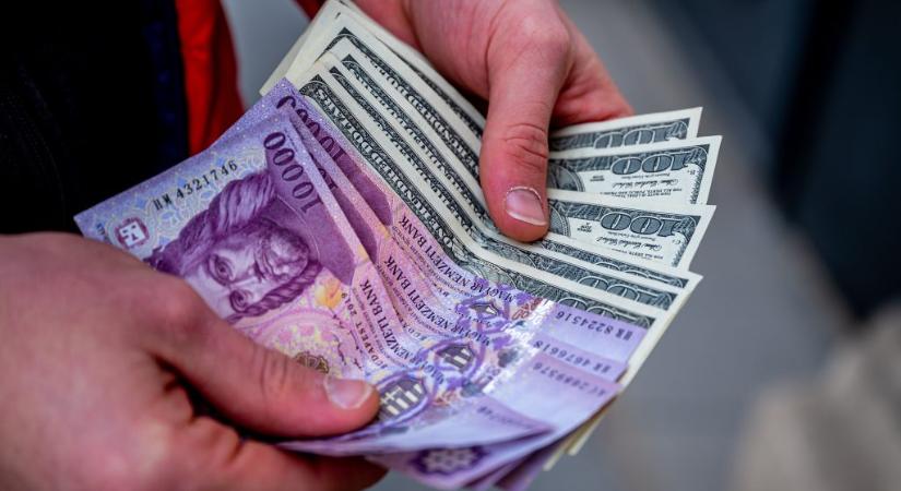 Gyengült a forint