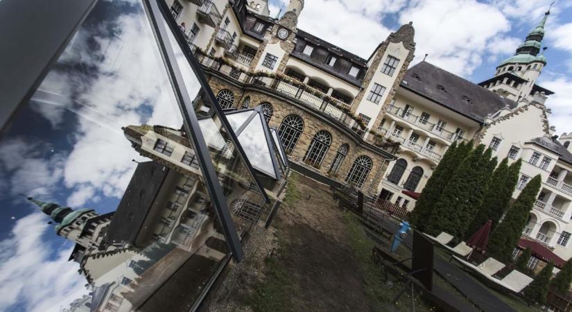 Mészáros Lőrinc Hunguest Hotelse összeolvadt két korábbi tulajdonosával, rögtön csökkent is a nyereség