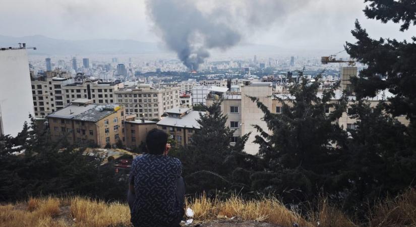 Reuters: Az izraeli támadásokban meghalt az iráni hadsereg vezérkari főnöke