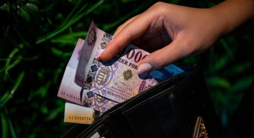 Ennyit keres az átlagmagyar, megjött a KSH friss jelentése