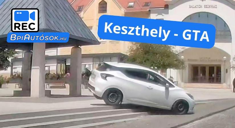 Szemrebbenés nélkül hajtott le a lépcsőn Keszthely főterén egy sofőr