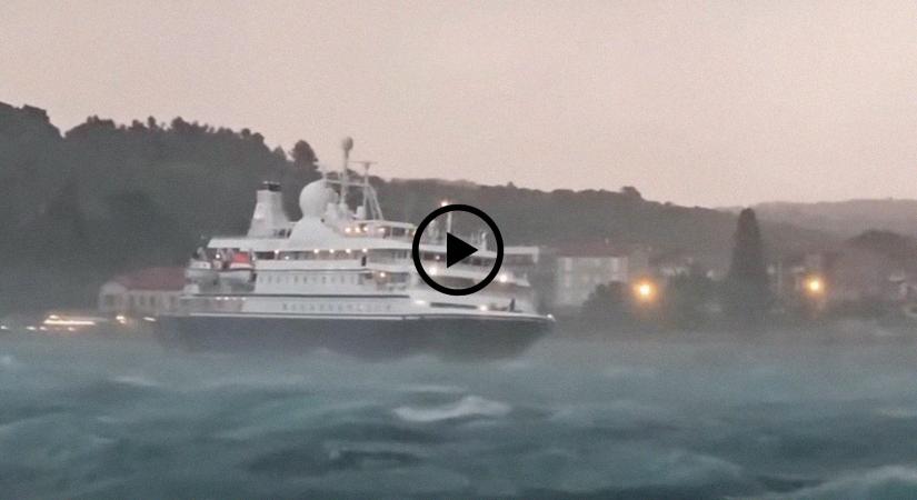 Óriási erővel csapott le a vihar Horvátországban (videó)