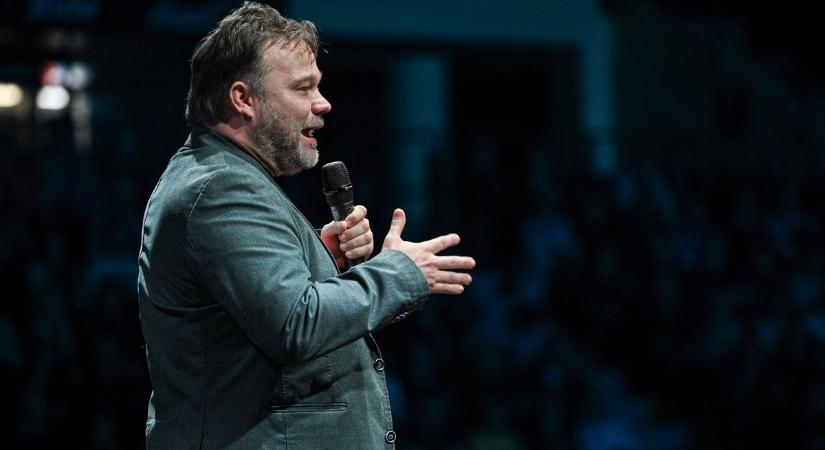 Aranyosi Péternek nemcsak vattacukor-biznisze, de már Karinthy-gyűrűje sincs