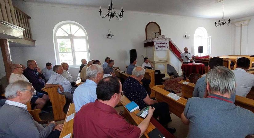 A börtönlelkész szerint: „Ha az apák a helyükön lennének, üresek lennének a börtönök”