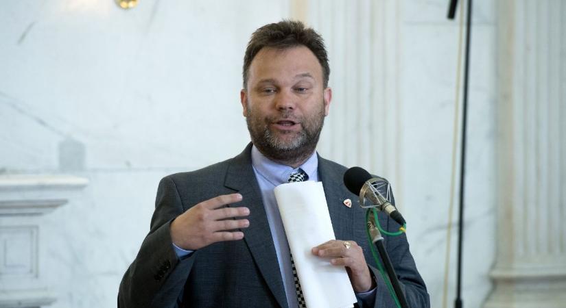 Így reagált Aranyosi felesége, hogy elveszik a férje Karinthy-gyűrűjét