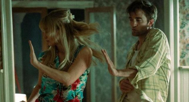 Kiderült, mikor jön a mozikba Robert Pattinson és Jennifer Lawrence nyomasztó románca