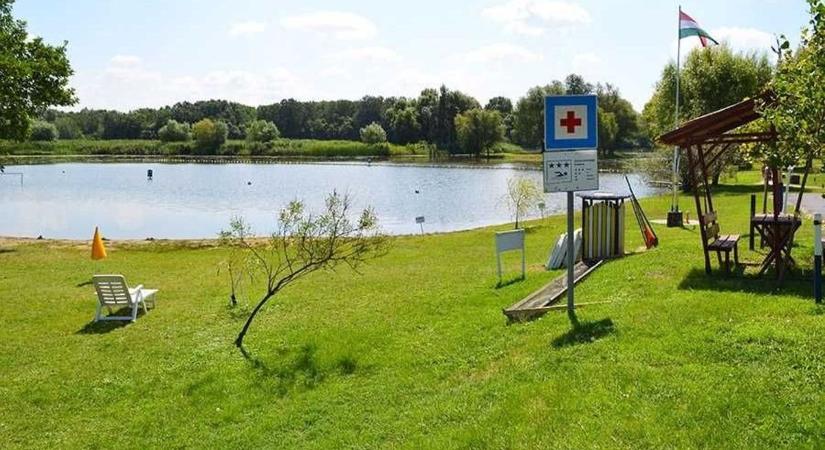 Megtiltották a fürdést, bezárt az egyik strand a hajdú-bihariak kedvelt üdülőhelyén