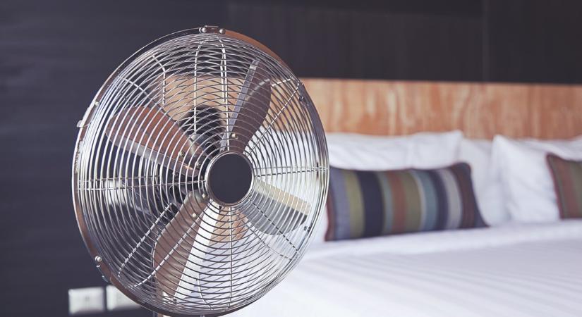Orvosi figyelmeztetés: ne aludjunk éjszakánként bekapcsolt ventilátorral!