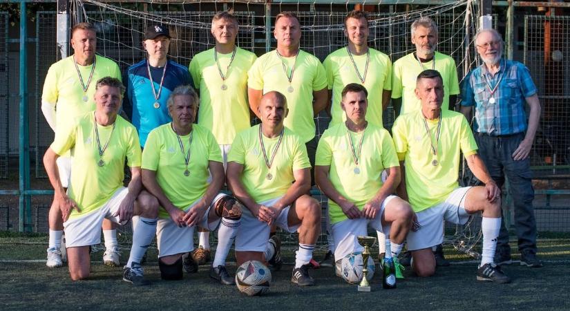 Bajnokot avattak a Kisstadionban