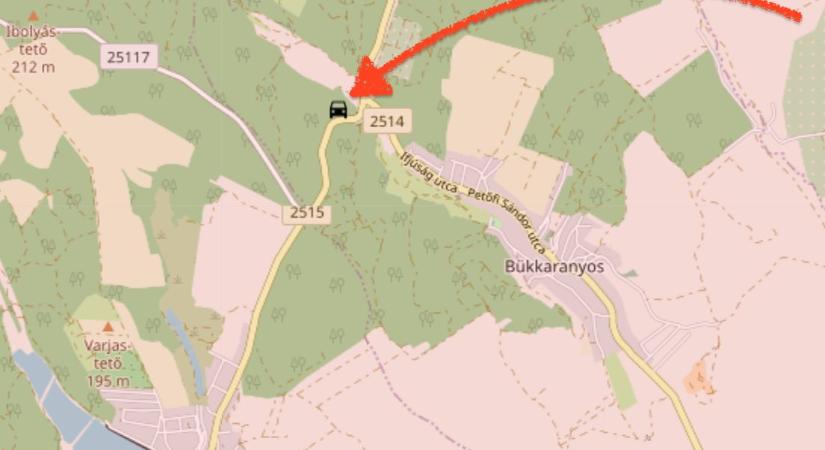 A tetejére borult egy autó Bükkaranyosnál
