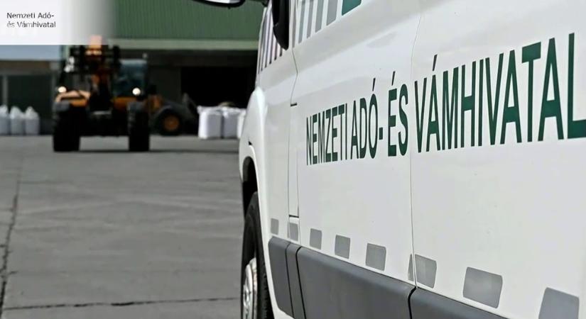 Lecsapott a NAV – az aranyélet után akár 20 évet is kaphatnak nagybanin trükköző bűnbanda tagjai