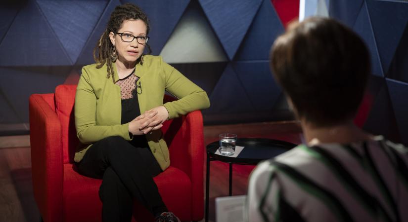 Bántalmazó kapcsolatok jelei – Károlyi Vanda Rebeka a Győri Édesben