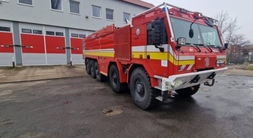 Kidőlt fákhoz és elárasztott iskolához riasztották a tűzoltókat Észak-Szlovákiában