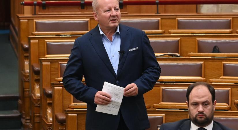 Simicskó István: Brüsszel megszüntetné a magyar vívmányokat