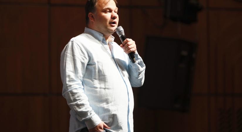 A Showder Klub is reagált Aranyosi Péter Karinthy-gyűrűje visszavonására