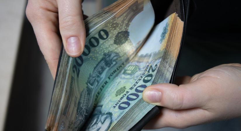 Hullámvasúton zakatol a forint