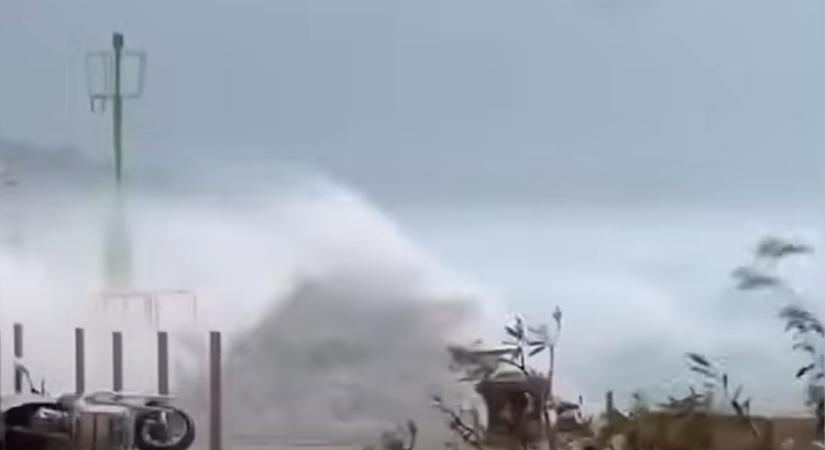 Ítéletidő csapott le a horvát tengerpartra – fákat csavart ki a vihar, egy hajó el is süllyedt – videók