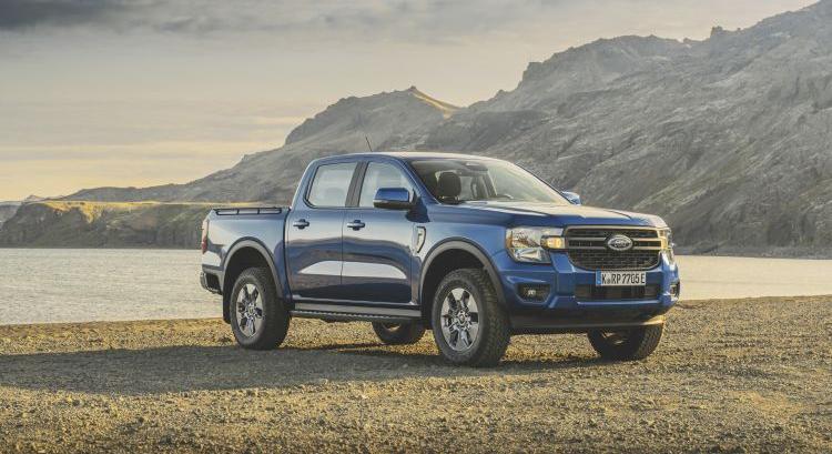 Plug-in hibrid hajtással jön az új Ford Ranger