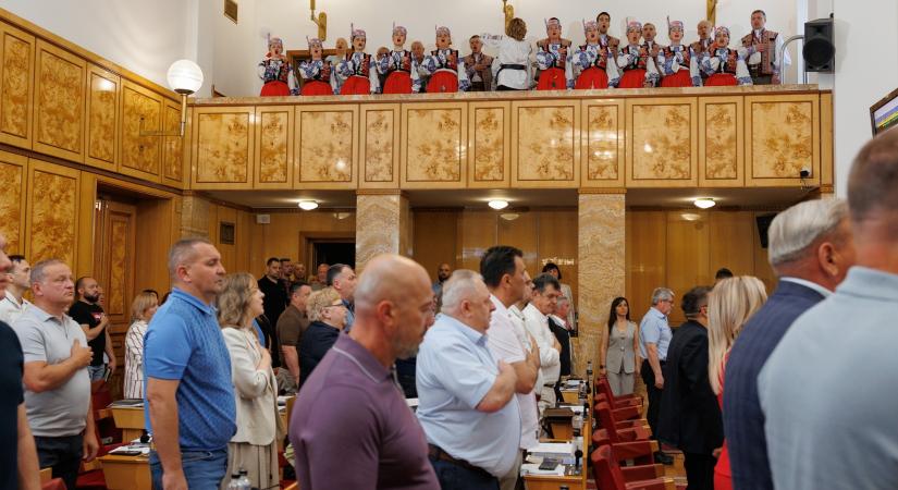 Megtartotta soron következő ülését a Kárpátaljai Megyei Tanács