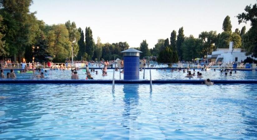 Büntetőeljárást indítottak a Palatinuson vízbefulladt hatéves kislány ügyében