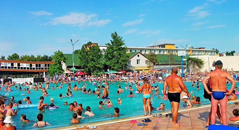 "Nem kötelező a vendéglátásban a borravaló"