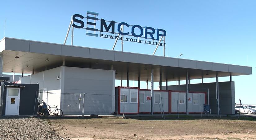 A kibocsátó pontforrások tesztüzeme kezdődik a Semcorp debreceni üzemében