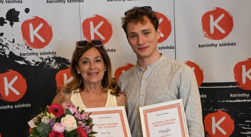 Vándor Éva és Karácsony Gergely kapta a Karinthy Színház közönségdíját